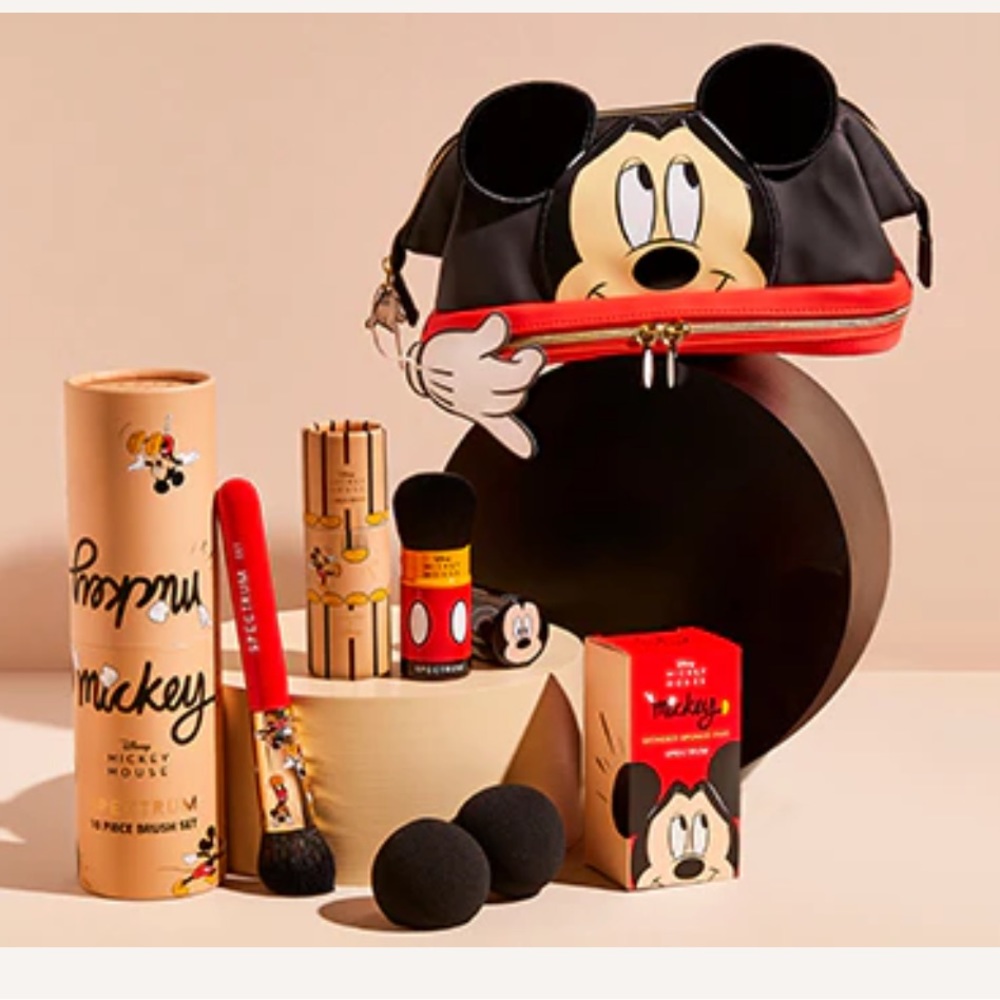 Mickey Mouse x Spectrum Collections Makeup Bag & Brush Bundle Set Collection